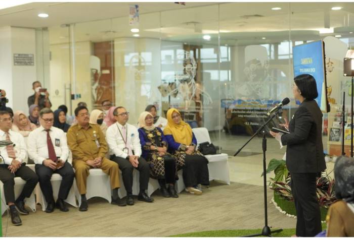 DIBUKA LAGI Perpustakaan BI Kalsel oleh Deputi Gubernur Senior BI