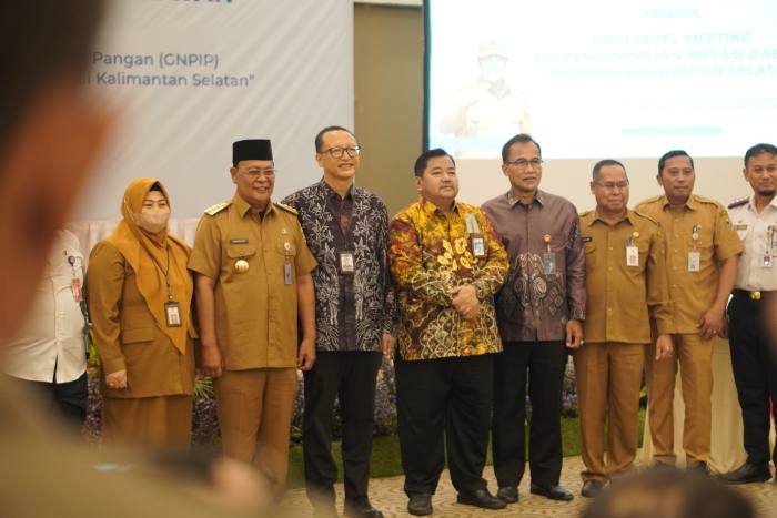 GUBERNUR KALSEL Kukuhkan Rencana Aksi Pengendalian Inflasi