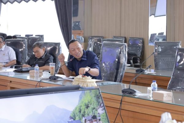 Sekretaris Komisi II DPRD Kalsel Iqbal Yudianor. Foto Yuni