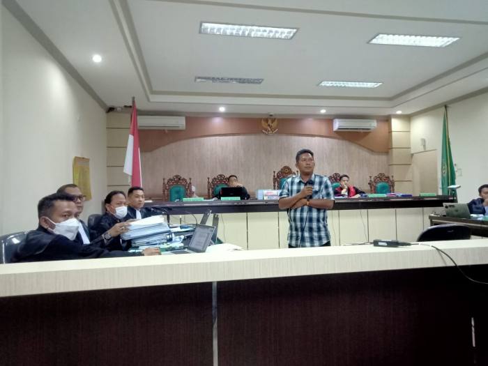 Mantan Bupati HST Abdul Latif pada sidang lanjutan di Pengadilan Tindak Pidana Korupsi Banjarmasin, Rabu (15/2/2023). Foto HD