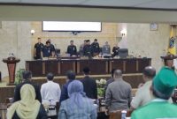 rapat paripurna dipimpin Wakil Ketua DPRD Provinsi Kalsel, Muhammad Syaripuddin di Banjarmasin, Rabu (15/2/20231). Foto Yuni