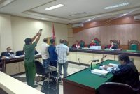 Ketiga saksi yang diajukan Jaksa Penuntut Umum (JPU) Komisi Pemberantasan Korupsi (KPK) pada persidangan dengan terdakwa H Abdul Latif, mantan Bupati HST, Rabu (22/2/203). Foto HD