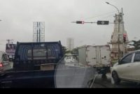 Alat Pemberi Isyarat Lalu Lintas (APILL) di bundaran Pancasila Km 17 Jalan A Yani, Gambut, Kabupaten Banjar. mulai dioperasikan, Kamis (2/2/23). Foto Ist