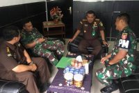 Aspidmil Kejati Kalsel,, Kolonel Chk Destrio Irvano SH berkunjung ke Denpom VI/2 Banjarmasin, disambut Komandan setempat, Letkol CPM Erik Alamsyah Sinaga, Senin (27/2/2023. Foto Ist