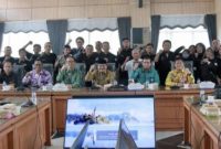 Bersama Bank Indonesia perwakilan Kalsel dengan DPRD Kalsel, BKKBN dan juga Biro Keuangan Provinsi Kalsel, mendukung penanganan percepatan penurunan stunting, (10/3/2023). Foto Yuni