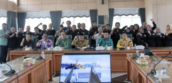 Bersama Bank Indonesia perwakilan Kalsel dengan DPRD Kalsel, BKKBN dan juga Biro Keuangan Provinsi Kalsel, mendukung penanganan percepatan penurunan stunting, (10/3/2023). Foto Yuni