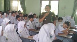 Kegiatan JMS (Jaksa Masuk Sekolah) kepada siswa – siswi di SMA Negeri (SMAN) 1 Banjarmasin, Senin (20/3/2023). Foto Ist
