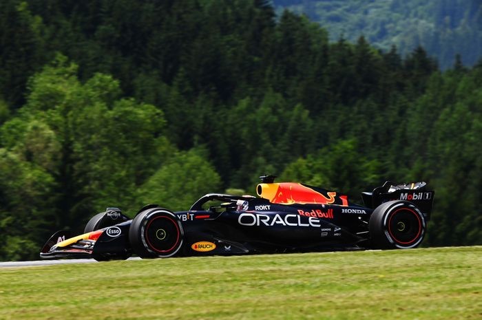 Max Verstappen tampil mendominasi FP1 F1 Austria 2023. (Foto: Twitter.com/autosport)
