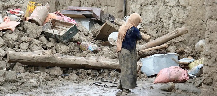 Pakistan telah dilanda hujan terberat dalam beberapa dekade. Setidaknya 26 orang tewas dan puluhan lainnya hilang usai banjir bandang menerjang Provinsi Wardak, Afghanistan, Sabtu (23/7) malam waktu setempat. (Foto: AP Photo/Shafiullah Zwak)
