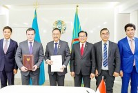 Bambang Susantono, Kepala Otorita IKN dan Zhenis Kassymbek, Gubernur Ibu Kota Astana Teken MoU. (Foto: Dokumentasi KBRI)