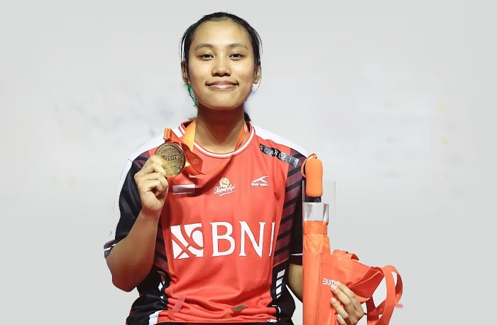 Pebulutangkis Indonesia Mutiara Ayu Puspitasari mengalahkan pebulutangkis putri Korea Selatan Kim Min Ji, 21-11, 21-17 pada final tunggal putri BNI Badminton Asia Junior Championships 2023 di GOR Among Raga, Yogyakarta, Minggu (16/7/2023). (Foto: ANTARA/Andreas FA)