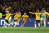 Gol penalti Steph Catley pemain klub Arsenal membuat Australia menang 1-0 atas Irlandia. (Foto: REUTERS/Carl Recine)
