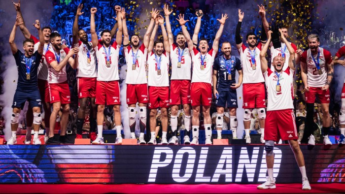 Polandia menang 3-1 atas Amerika Serikat di laga final VNL 2023, Senin (24/7/2023) dini hari dan resmi menyandang gelar juara liga voli dunia. (Foto: volleyballworld.com)