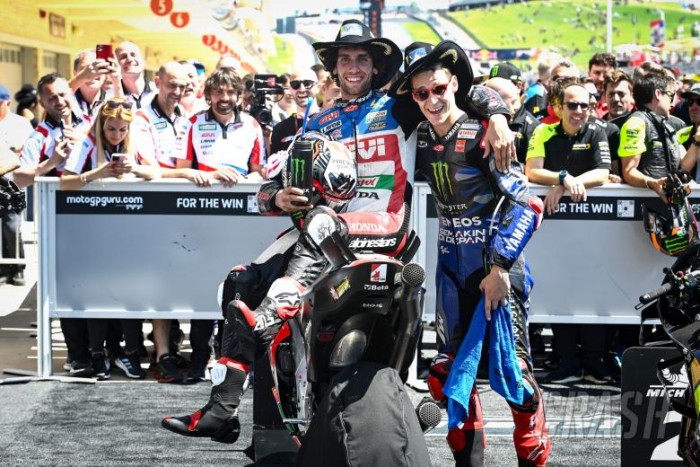 Alex Rins (kiri) Pindah ke Monster Yamaha untuk MotoGP 2024.(Foto: CrashNet)