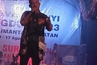 Imam KMAB, salah satu peserta dari Kabupaten Barito Kuala yang tampil prima di festival dangdut dan melaju ke final. Foto ist
 
