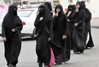 Prancis melarang pemakaian Abaya gaun panjang yang berasal dari Timur Tengah itu untuk dikenakan di sekolah saat semester baru dimulai pekan depan, karena dianggap melanggar hukum sekuler. (business-standard.com)