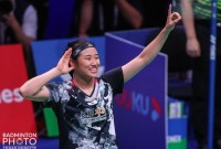 An Se-young, merayakan kemenangannya setelah menumbangkan Carolina Marin dengan skor 16-21, 21-18, 21-5 di final Kejuaraan Dunia 2023 di Royal Arena, Kopenhagen, Denmark, Minggu (27/8/2023). (YOHAN NONOTTE/BADMINTON PHOTO)