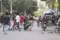 Ribuan orang di Haiti melakukan demonstrasi untuk menuntut keamanan dari geng-geng yang melakukan kekerasan ketika pembunuhan dan penculikan melonjak dan baru-baru ini 7 orang tewas ditembaki. (AP Photo)