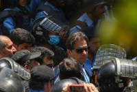Mantan PM Pakistan Imran Khan kembali dijebloskan ke penjara terkait kasus dokumen rahasia negara bocor ke publik. (AFP/Aamir Qureshi)