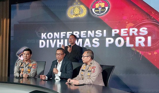 Kadiv Hubinter Polri Irjen Krishna Murti (tengah). (Foto: detikcom)