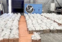 Bea Cukai Belanda telah menyita sekitar 8.000 kilogram (8 ton) kokain yang ditemukan dalam kontainer pisang. (Openbaar Ministerie, Netherlands Public Prosecution Service/AP/picture alliance)