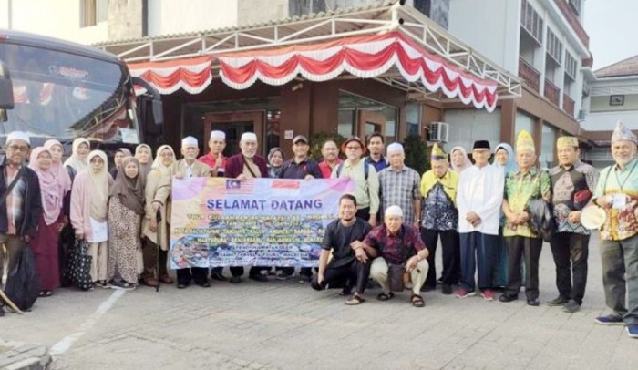 Rombongan wisatawan Banjar Malaysia. (Antara/Hasan Z)