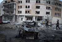 Kehancuran pada hotel di Zaporizhzhia, Ukraina, usai dihantam serangan rudal Rusia. (REUTERS/Viacheslav Ratynskyi)