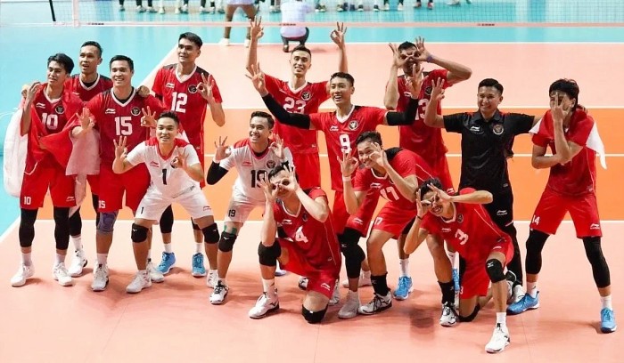 Timnas Voli Putra Indonesia berhasil menumbangkan Kazakhstan 3-1 dan melaju ke 12 besar. (Twitter/@AsianVolleyball)