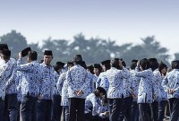 Bawaslu mengungkapkan potensi pelanggaran netralitas ASN di Pemilu 2024 paling tinggi di 10 provinsi. (CNN Indonesia)