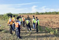EGM Bandara Tjilik Riwut, Ardha Wulanigara beserta jajaran dan instansi terkait meninjau lokasi sekitar bandara, Palangka Raya baru-baru ini. (ANTARA/HO-Dokumentasi AP II Bandara Tjilik Riwut)