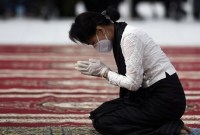 Pemimpin de facto Myanmar yang dikudeta, Aung San Suu Kyi, dikabarkan sakit dan memerlukan perawatan intensif. (REUTERS/POOL)