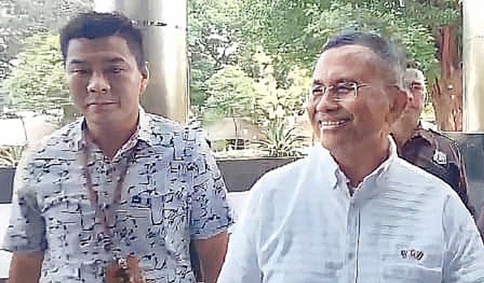 
Dahlan Iskan penuhi panggilan KPK (Bloomberg Technoz/Yunia Rusmalina)