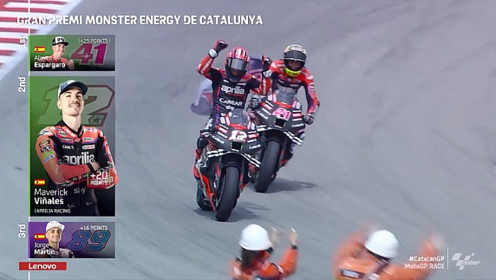 Rider Aprilia, Aleix Espargaro berhasil finis terdepan mengungguli rekan setimnya, Maverick Vinales di MotoGP Catalunya 2023, Minggu (3/9/2023). (capture: MotoGP.Live)