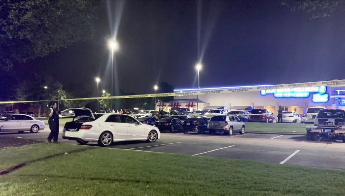 Foto mobil di luar Jeju, spa Korea di Duluth, Georgia. Seorang wanita ditemukan tewas di dalam bagasi kendaraan pada 12 September 2023. (@Twitter/Gwinnett County Police)