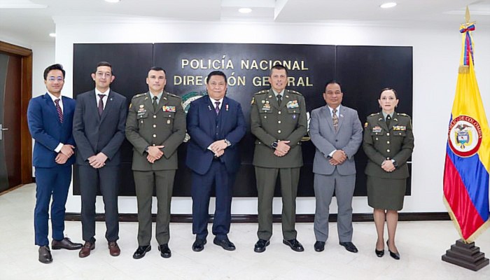 Delegasi Indonesia yang dipimpin oleh Kepala BNN RI Petrus Reinhard Golose dalam kunjungan kerja dengan menemui Kepolisian Kolombia, Senin (25/9/2023). (dok BNN)