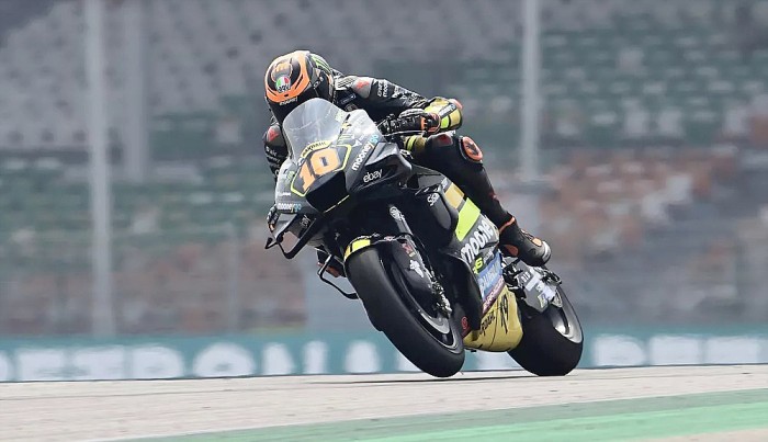 Luca Marini keluar menjadi yang tercepat di sesi FP 2 MotoGP India 2023, Jumat (22/9/2023). (MotorSport)