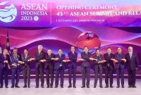 Presiden Joko Widodo (Jokowi) secara resmi membuka Konferensi Tingkat Tinggi (KTT) ke-43 Asean di Hall A Jakarta Convention Center (JCC), Jakarta Selatan pada Selasa (5/9/2023). Jokowi mengatakan bagi Indonesia, kesatuan adalah sebuah harmoni dalam perbedaan, termasuk perbedaan pendapat. Jokowi menyebut perbedaan pendapat justru menyuburkan demokrasi. (ANTARA FOTO/Media Center KTT ASEAN 2023/Akbar Nugroho Gumay)
