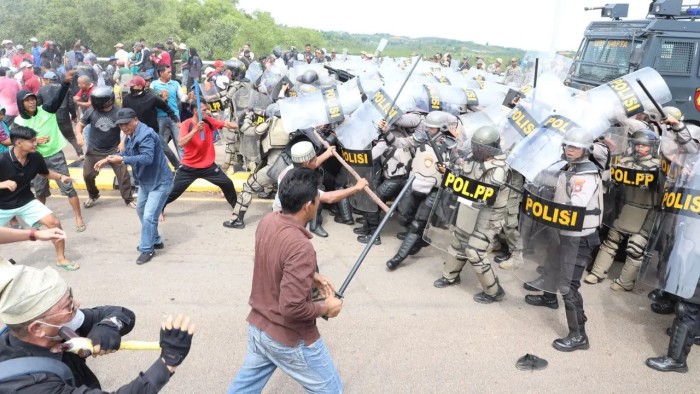 Bentrokan antara warga dan aparat keamanan terjadi di Pulau Rempang. (Liputan6)
