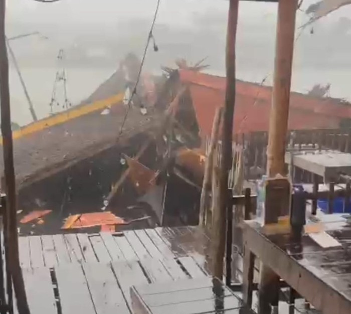 Cafe batang banyu rubuh. Foto Repro