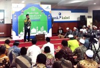 SAMBUTAN- Dirut Bank Kalsel Fachrudin saat memberikan sambutan pada Maulid Nabi Muhammad SAW.(Foto-Humas Bank Kalsel)