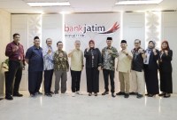 Komisi II DPRD Provinsi Kalimantan Selatan, kunjungi Bank Jatim, di Surabaya pada Senin, (16/10/2023). (SuarIndonesia/Humas)