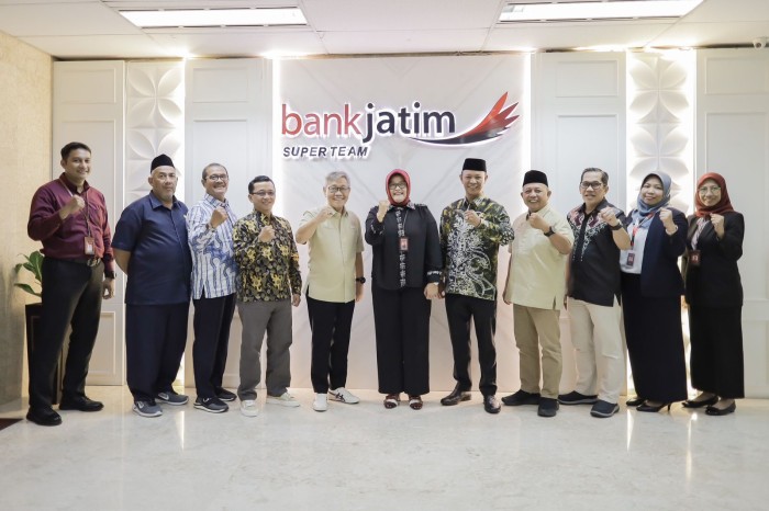 Komisi II DPRD Provinsi Kalimantan Selatan, kunjungi Bank Jatim, di Surabaya pada Senin, (16/10/2023). (SuarIndonesia/Humas)