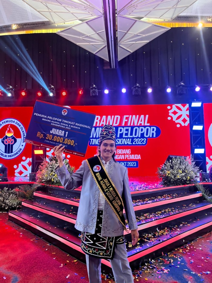 Sandi Agustinus Wakil Banjarmasin Raih Juara 1 Bidang Agama, Sosial, dan Budaya Pemuda Pelopor Tingkat Nasional 2023. (SuarIndonesia/SU)