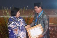 Paman Birin, dianugerahi Penghargaan Festival Program Kampung Iklim (ProKlim) 2023 oleh Kementerian Lingkungan Hidup dan Kehutanan (LHK) RI. (SuarIndonesia/Humas)