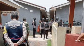 Densus 88 Antiteror Polri menangkap sejumlah terduga teroris di Kabupaten Bogor, Jawa Barat (Jabar), Jumat (27/10/2023. (detikcom)