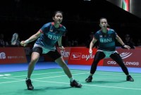 Febriana Dwipuji Kusuma/Amalia Cahaya Pratiwi kandas di babak perempatfinal Denmark Open 2023. Ganda putri Indonesia itu takluk usai berjuang tiga gim 21-17, 14-21, dan 17-21, melawan Mayu Matsumoto/Wakana Nagahara. (Foto: PBSI)