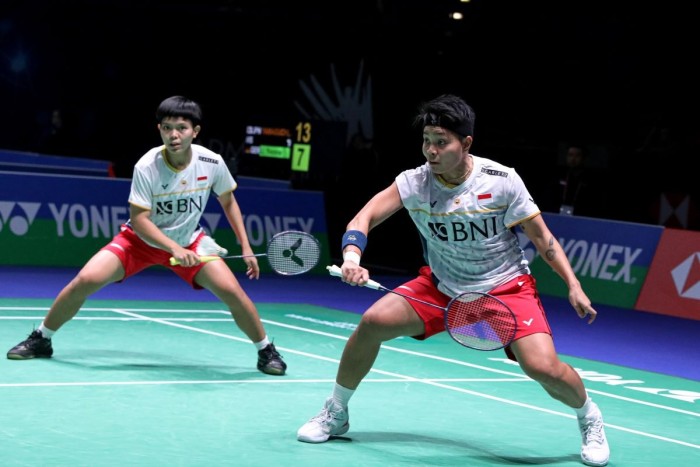 Apriyani/Fadia menang dengan skor 21-16 dan 21-19 dalam tempo 1 jam 5 menit pada French Open 2023, Jumat 27/10/2023). (PBSI)