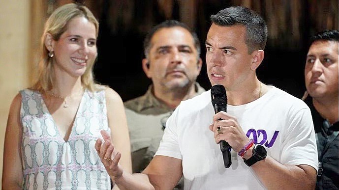 DANIEL Noboa terpilih sebagai presiden Ekuador berbicara kepada pers usai kemenangannya dalam pemilihan presiden, di Santa Elena, Ekuador, Selasa (17/10/2023).  (Foto: Reuters)
