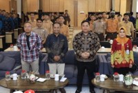 Narasumber dan Panitia serta peserta  usai kegiatan sosialisasi edukasi dan Pemilu 2024, Kamis (26/10/2023). (SuarIndonesia/Humas)