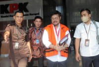 TERSANGKA kasus dugaan korupsi di Kementerian Pertanian Syahrul Yasin Limpo (kedua kanan). (ANTARA Foto/Reno Esnir)